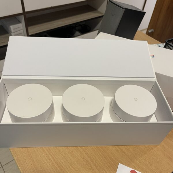 Google Wi-Fi Mesh Router 3-Pack - Image 3