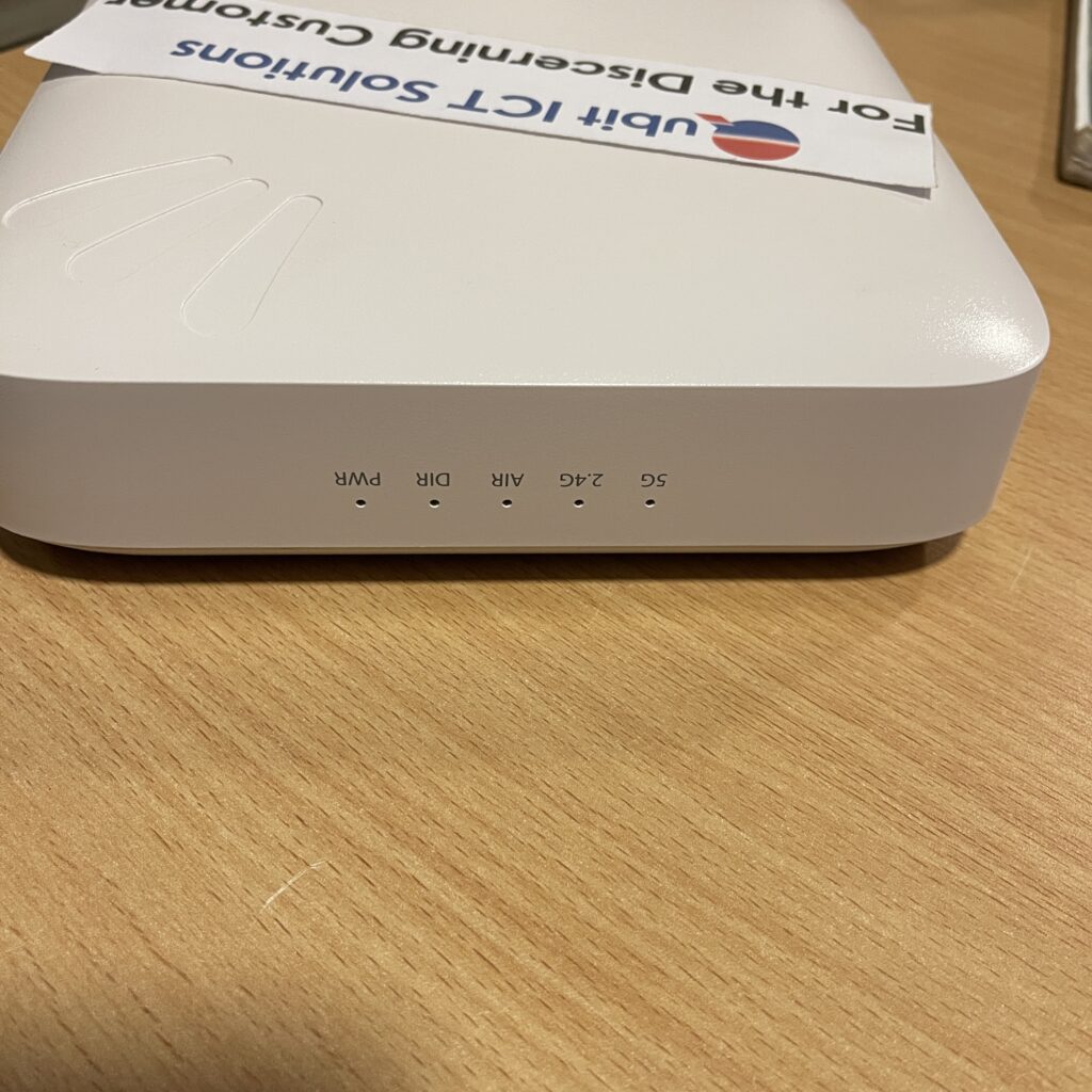 Cisco Aironet 3702i vs. Ruckus ZoneFlex R700: The Battle of the Wireless Giants 5 IMG 1440