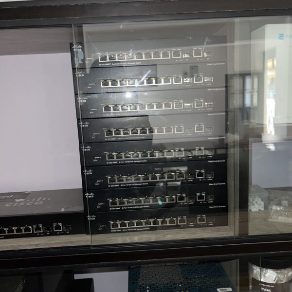 Cisco SF302-08PP PoE Managed Switch - Image 2